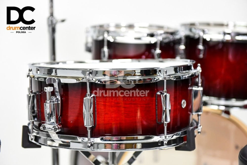 Pearl Decade Maple 20 (Deep Gloss Red Burst)