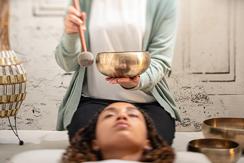 Mistyczne dźwięki z Tybetu: Tajemnica mis tybetańskich (singing bowl)